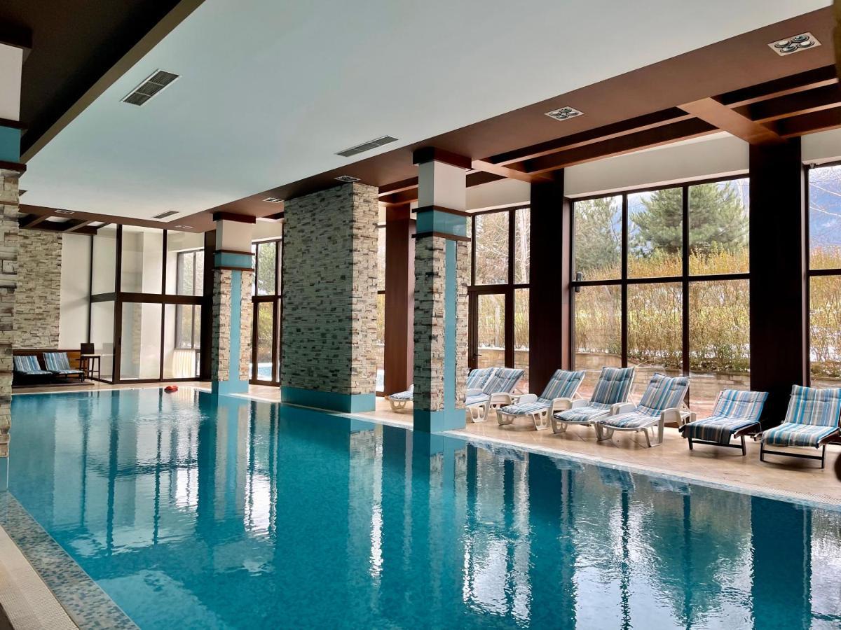 Ground Floor 2-Bedrooms, 2-Bathrooms Apartment Near Bansko In A Complex With Pools And Spa Included 拉兹洛格 外观 照片