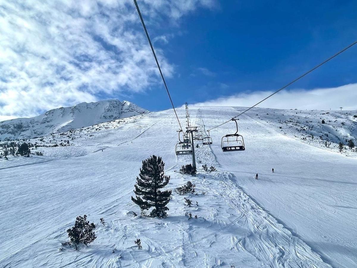 Ground Floor 2-Bedrooms, 2-Bathrooms Apartment Near Bansko In A Complex With Pools And Spa Included 拉兹洛格 外观 照片